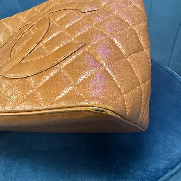 AUTHENTIC Chanel Caviar Leather Medallion Tote - Picture 5 of 12